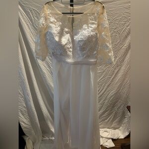 Elegant White Lace Pant Suit Dress size 16
